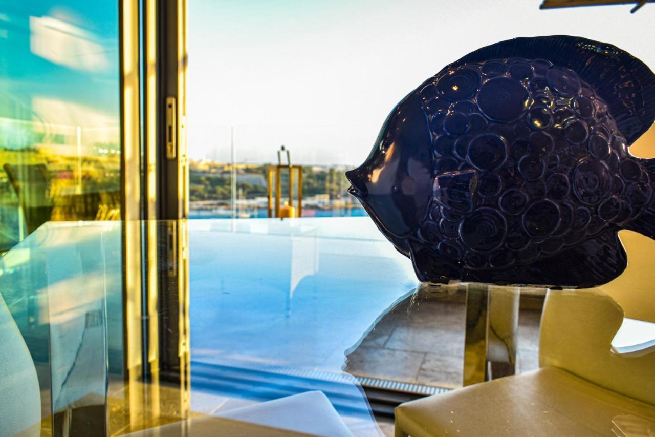 Unique Seafront Triplex Penthouse With Panoramic Bedroom & Rooftop Jacuzzi Overlooking Valletta スリーマ エクステリア 写真
