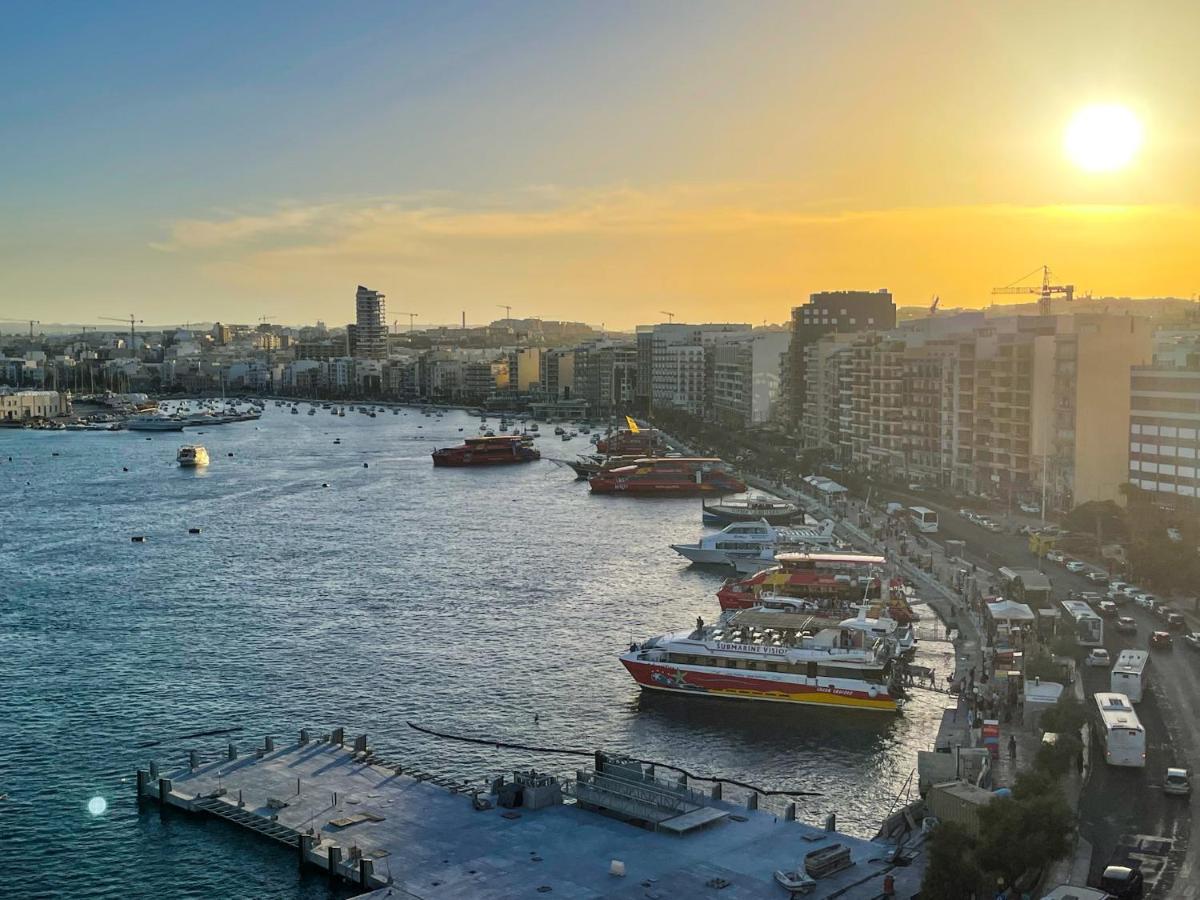 Unique Seafront Triplex Penthouse With Panoramic Bedroom & Rooftop Jacuzzi Overlooking Valletta スリーマ エクステリア 写真