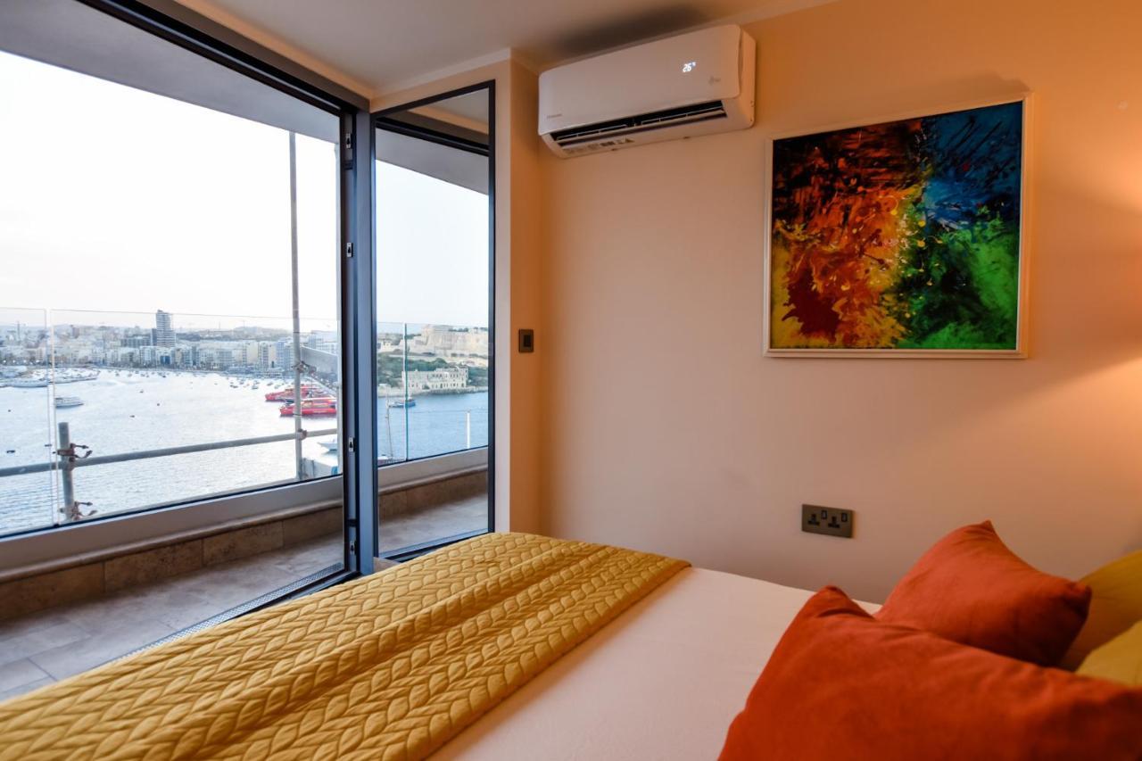 Unique Seafront Triplex Penthouse With Panoramic Bedroom & Rooftop Jacuzzi Overlooking Valletta スリーマ エクステリア 写真